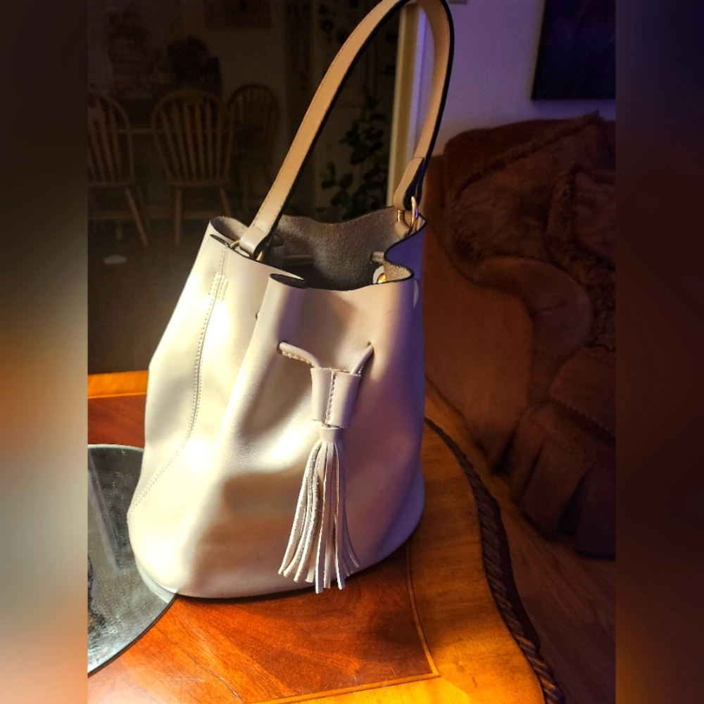 Bucket purse
